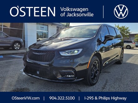 2022 Chrysler Pacifica Hybrid Limited Van Passenger Van