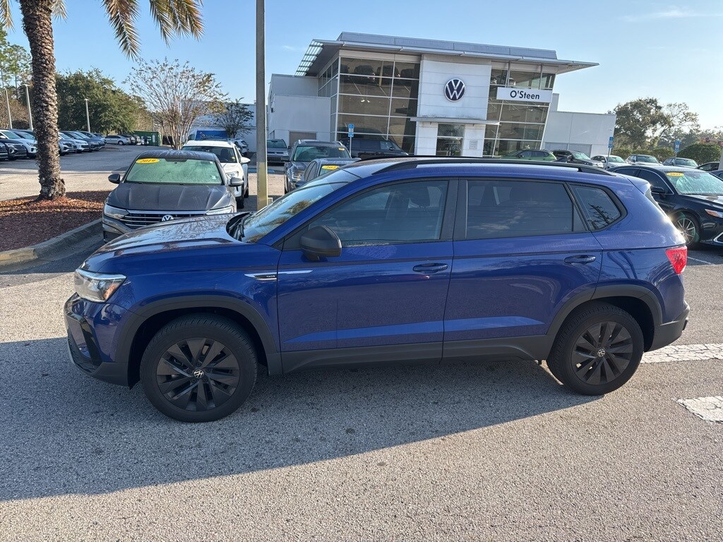 2023 Volkswagen Taos S photo 2
