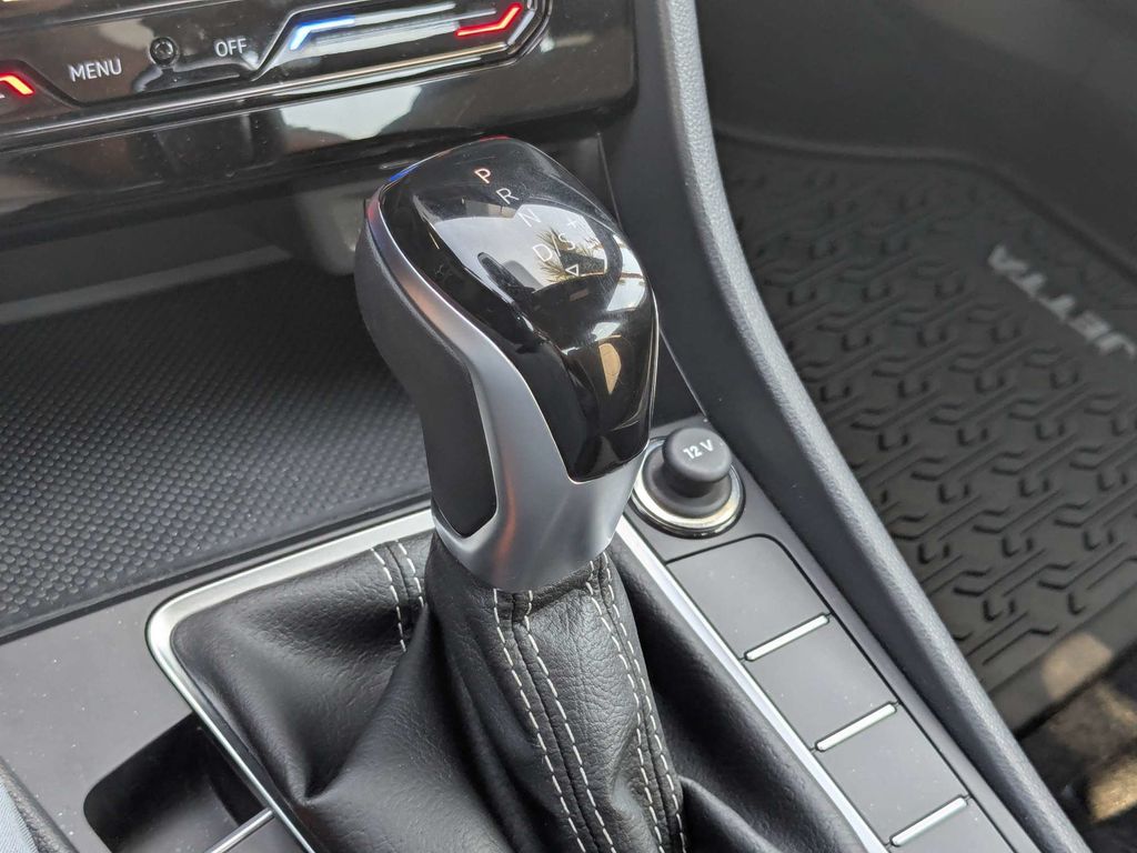 2026 Volkswagen Jetta Sport - Photo 38