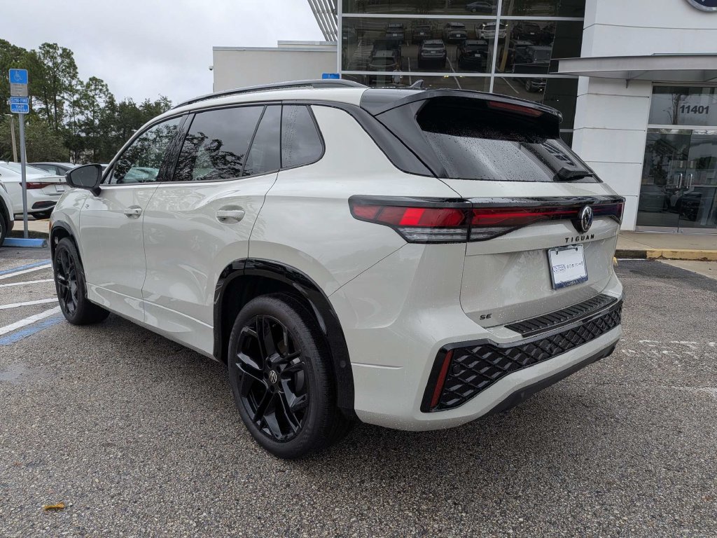 New 2026 Volkswagen Tiguan SE R-Line Black SUV