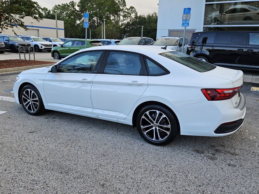 2026 Volkswagen Jetta Sport - Photo 5