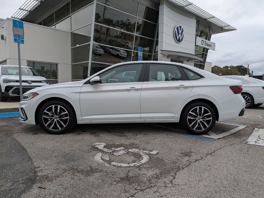 New 2026 Volkswagen Jetta 1.5T SE Sedan