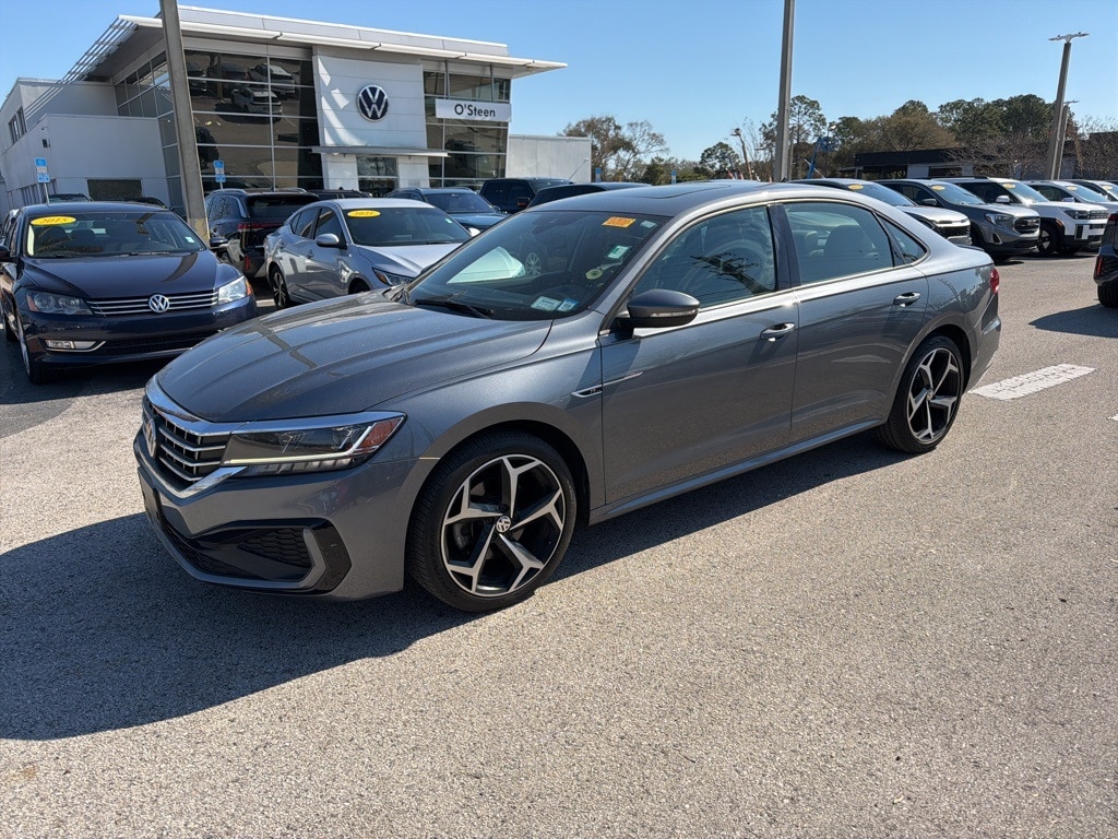 2021 Volkswagen Passat R-Line