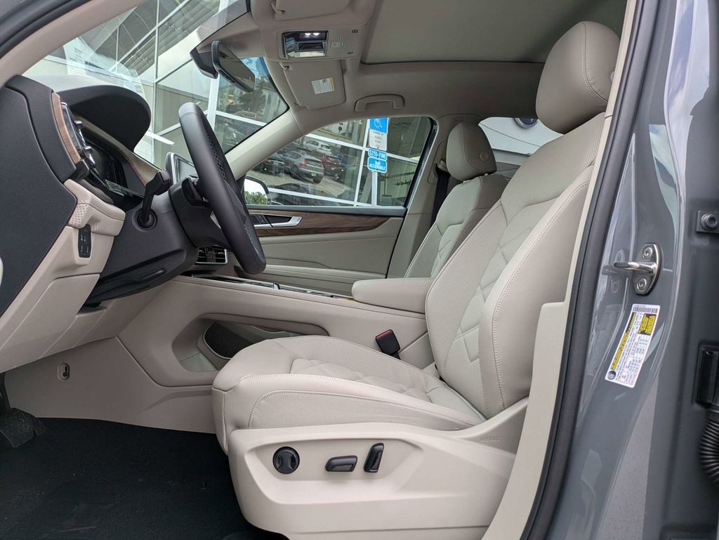 New 2026 Volkswagen Atlas 2.0T SE w/Technology SUV