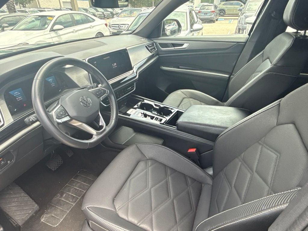 Used 2024 Volkswagen Atlas Cross Sport 2.0T SE w/Technology SUV