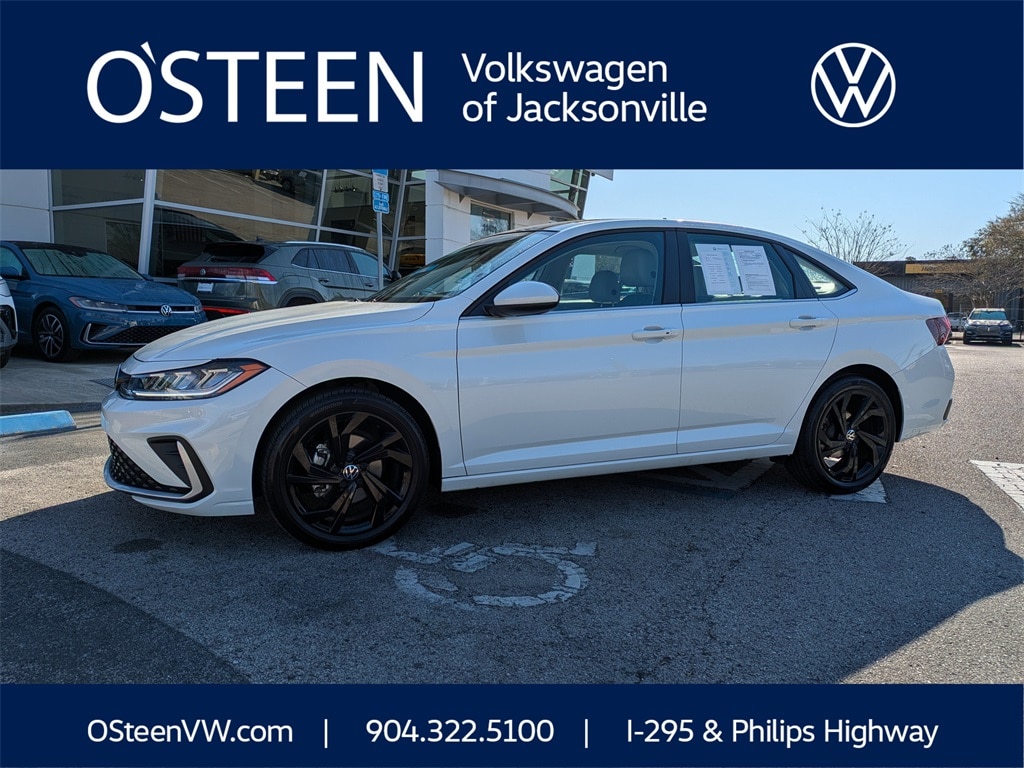 Certified 2025 Volkswagen Jetta 1.5T SE Sedan