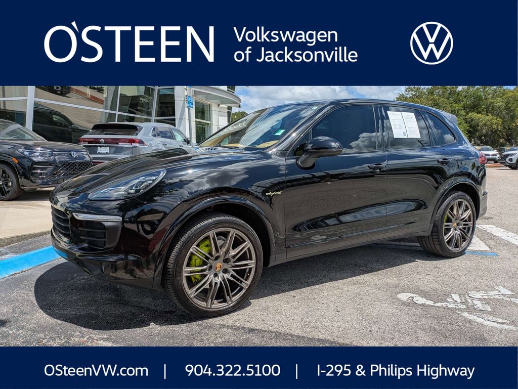2017 Porsche Cayenne S E-Hybrid Platinum Edition's photo