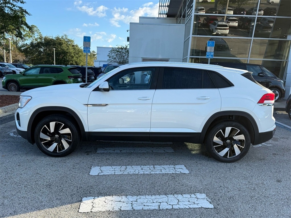 New 2026 Volkswagen Atlas Cross Sport 2.0T SE w/Technology SUV