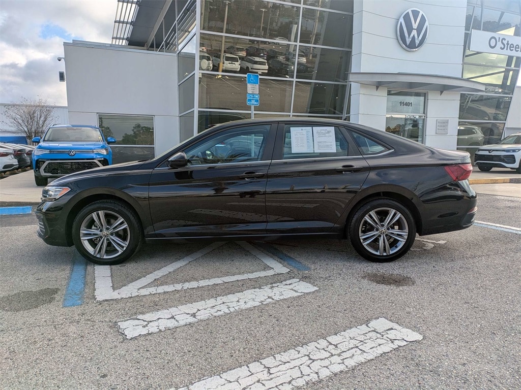 Certified 2022 Volkswagen Jetta 1.5T SE Sedan