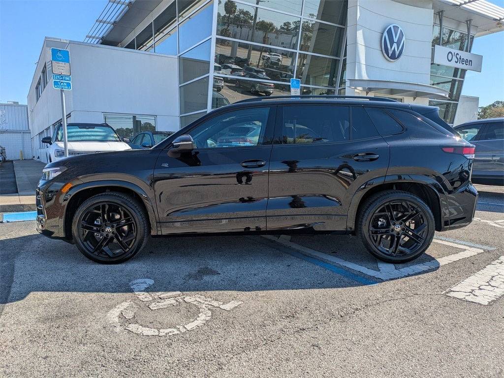 New 2026 Volkswagen Tiguan 2.0T SE R-Line Black SUV