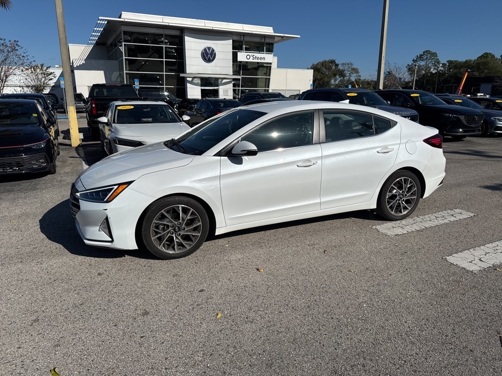 2020 Hyundai Elantra Limited's photo