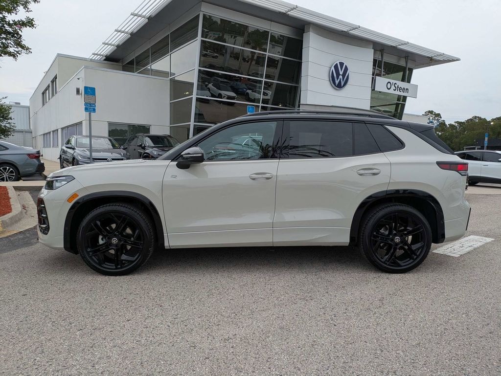 New 2026 Volkswagen Tiguan 2.0T SE R-Line Black SUV