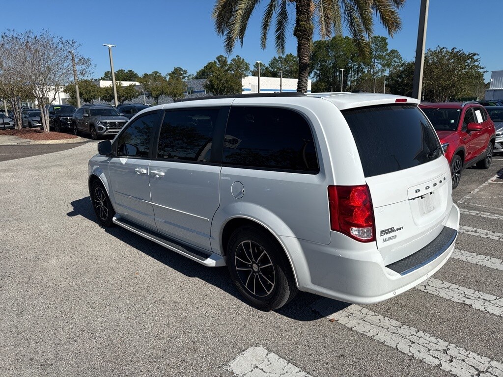 2017 Dodge Grand Caravan GT photo 4