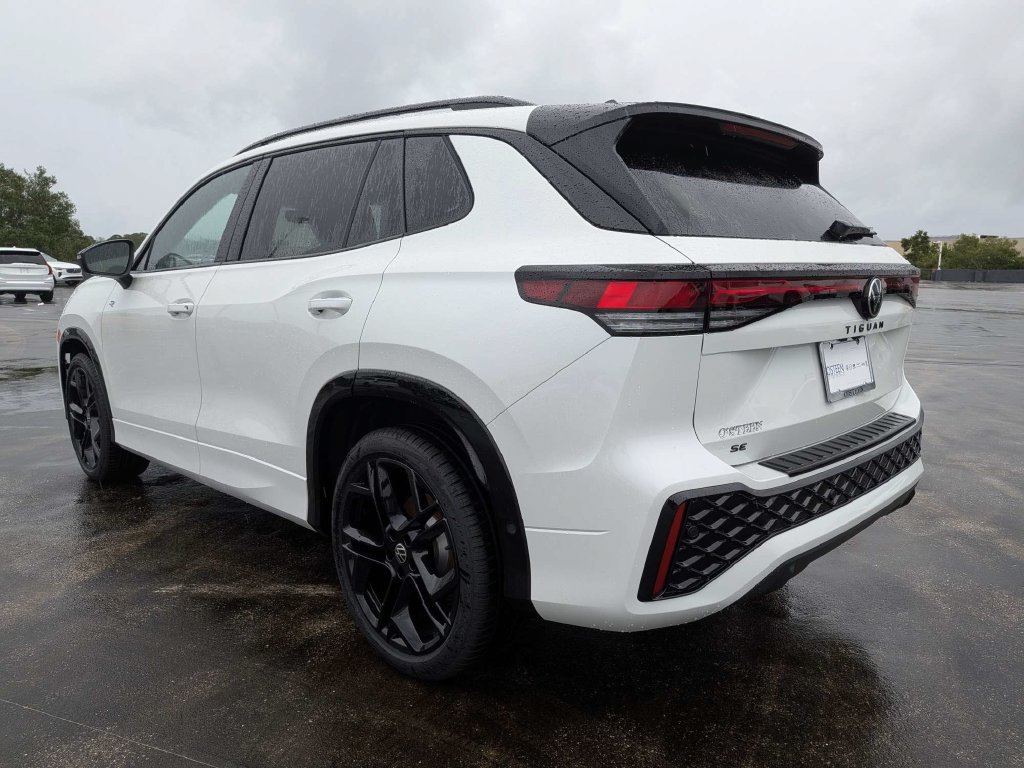 New 2026 Volkswagen Tiguan SE R-Line Black SUV