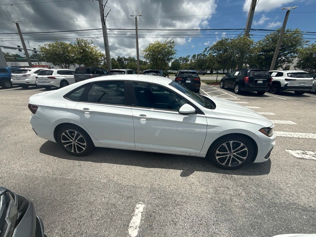 2026 Volkswagen Jetta Sport - Photo 11