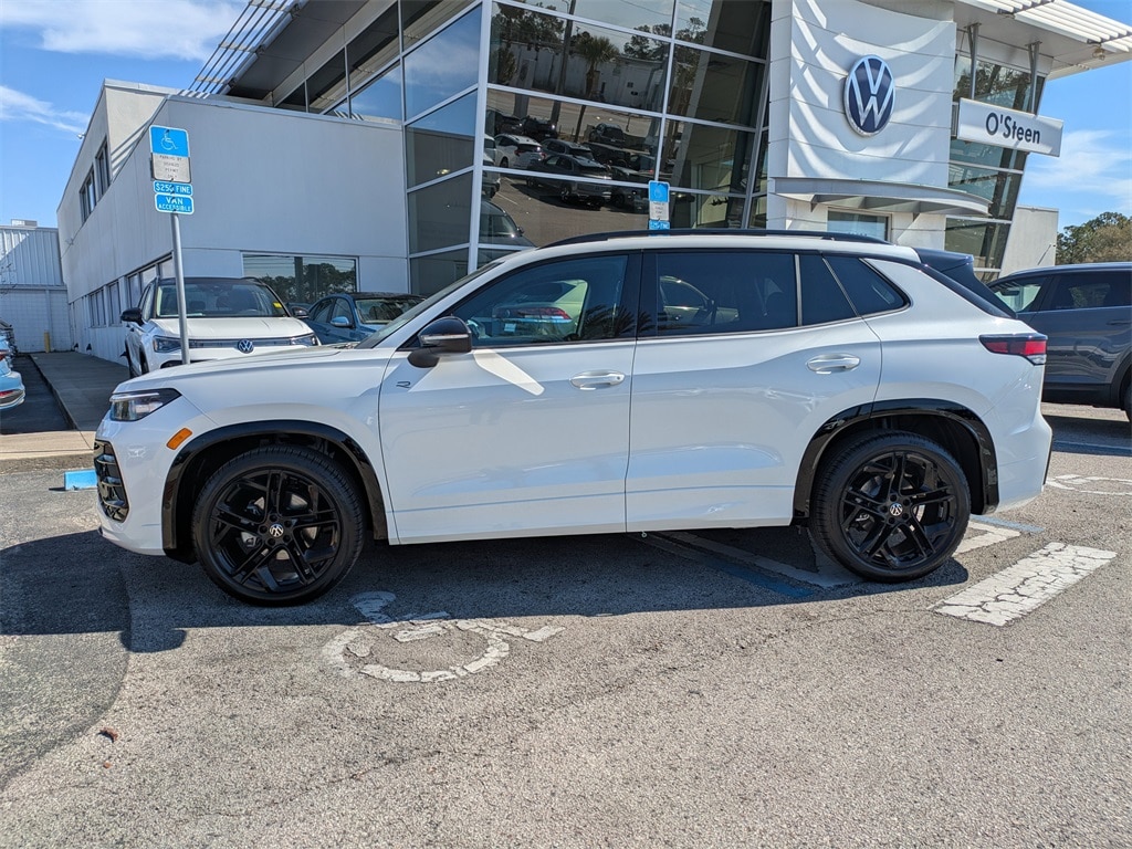 New 2026 Volkswagen Tiguan 2.0T SE R-Line Black SUV