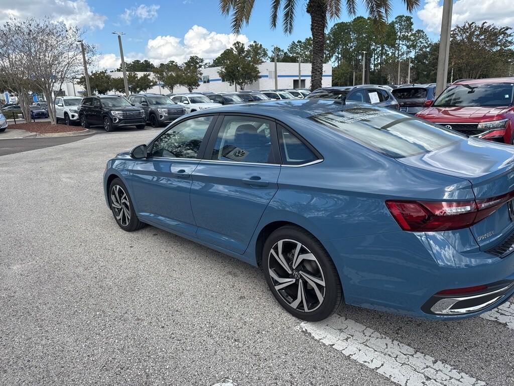 2025 Volkswagen Jetta 1.5T SEL photo 4