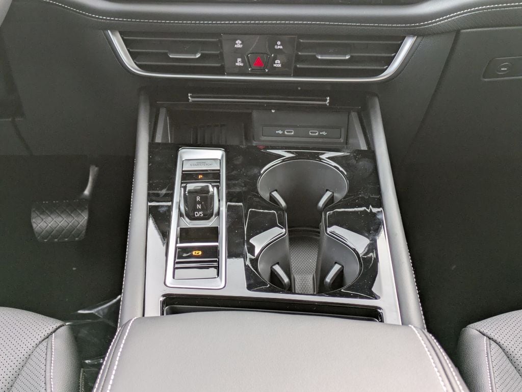 2026 Volkswagen Atlas SE w/Tech - Photo 24