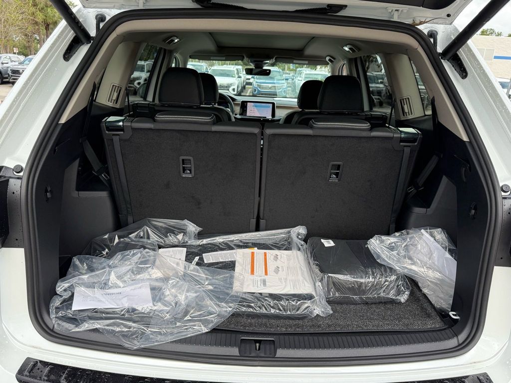 2026 Volkswagen Atlas SE w/Tech - Photo 11