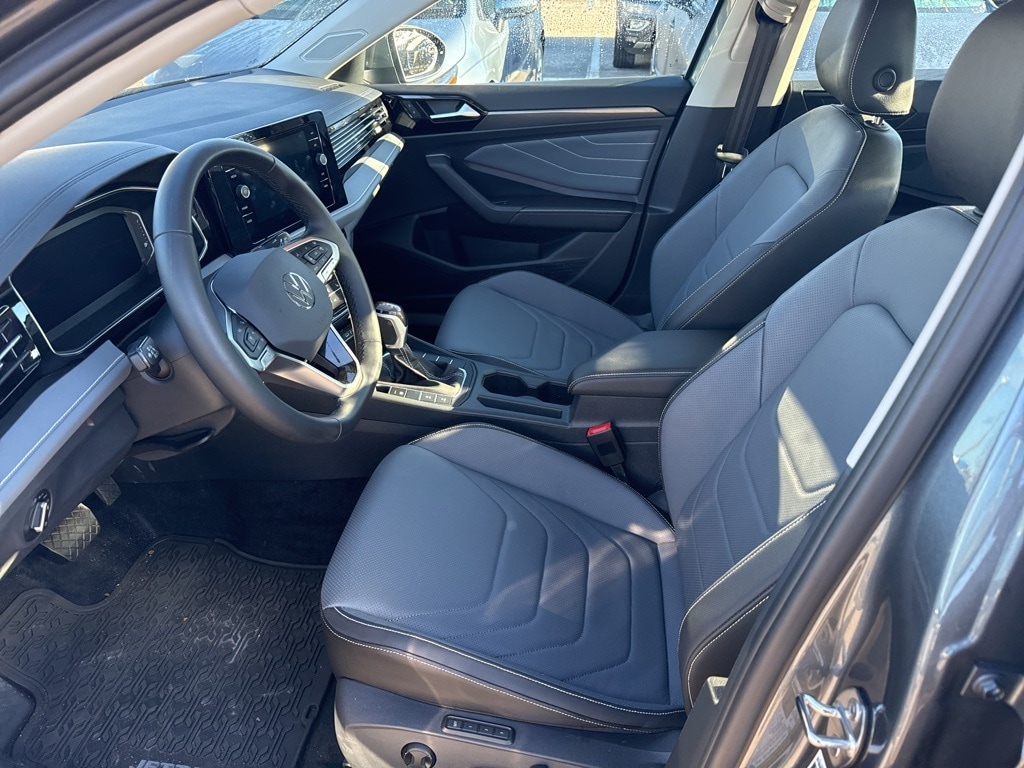 Used 2025 Volkswagen Jetta 1.5T SEL Sedan