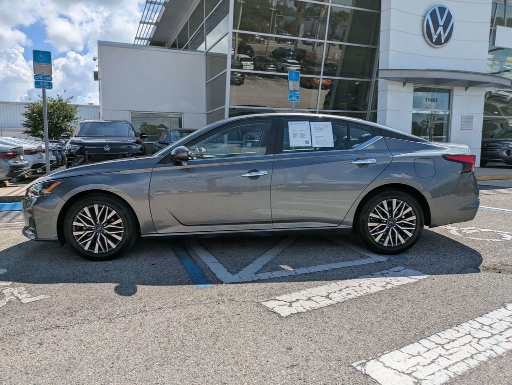 Used 2023 Nissan Altima 2.5 SV Sedan