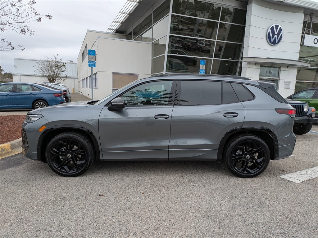 New 2026 Volkswagen Tiguan 2.0T SE R-Line Black SUV