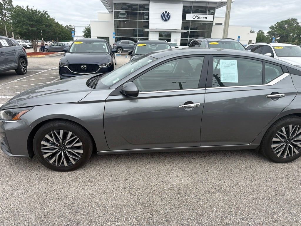 Used 2023 Nissan Altima 2.5 SV Sedan