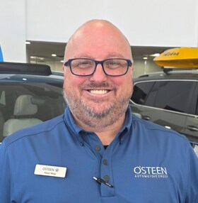 Staff member Albert M. from ID_9cd4f7