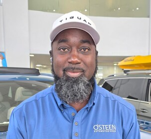 Staff member Quan R. from ID_c20a0b