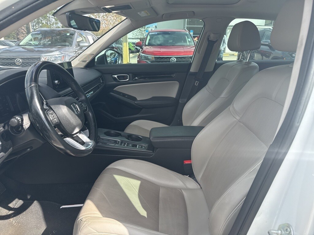 2022 Honda Civic Touring photo 2