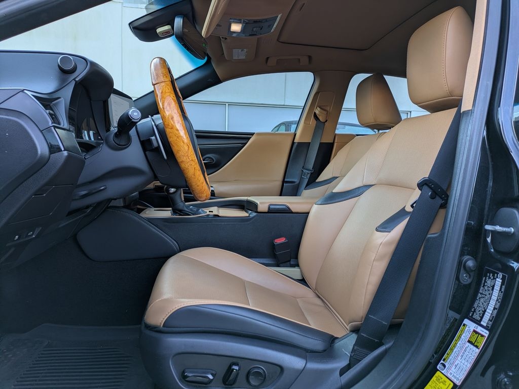 Used 2023 Lexus ES 350 Sedan