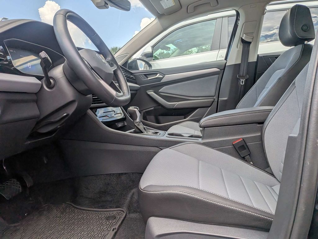 Certified 2026 Volkswagen Jetta 1.5T SE Sedan