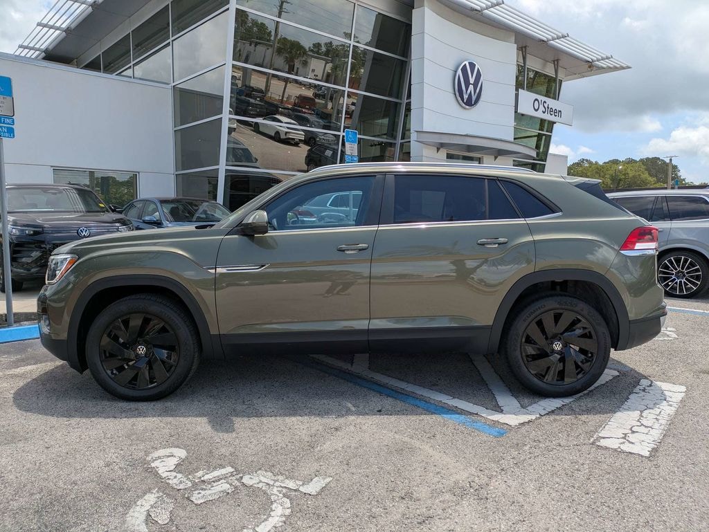 New 2026 Volkswagen Atlas Cross Sport 2.0T SE w/Technology SUV