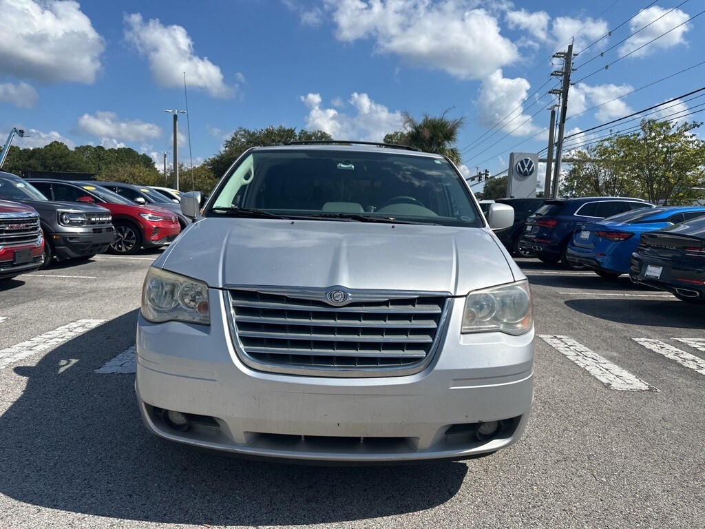 2010 Chrysler Town & Country Touring photo 2