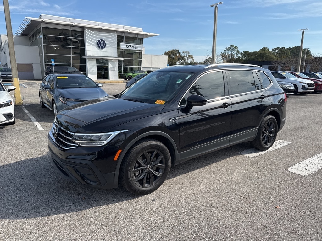 2024 Volkswagen Tiguan SE's photo