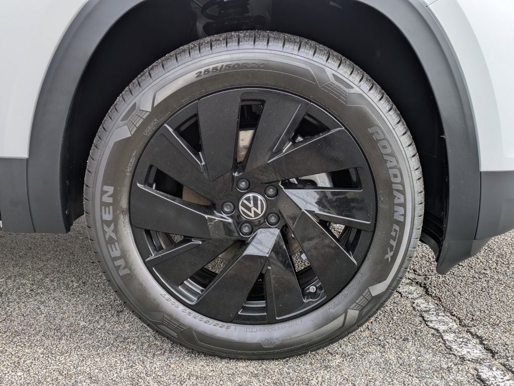 2026 Volkswagen Atlas SE w/Tech - Photo 11
