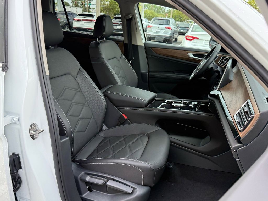 2026 Volkswagen Atlas SE w/Tech - Photo 20