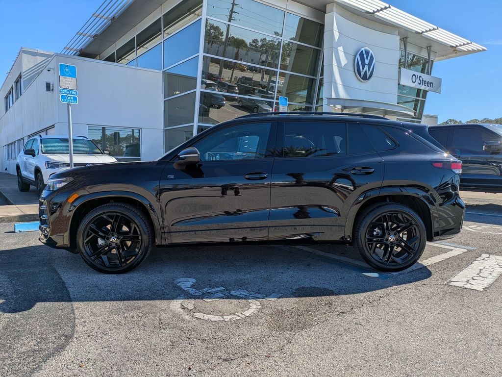 New 2026 Volkswagen Tiguan 2.0T SE R-Line Black SUV