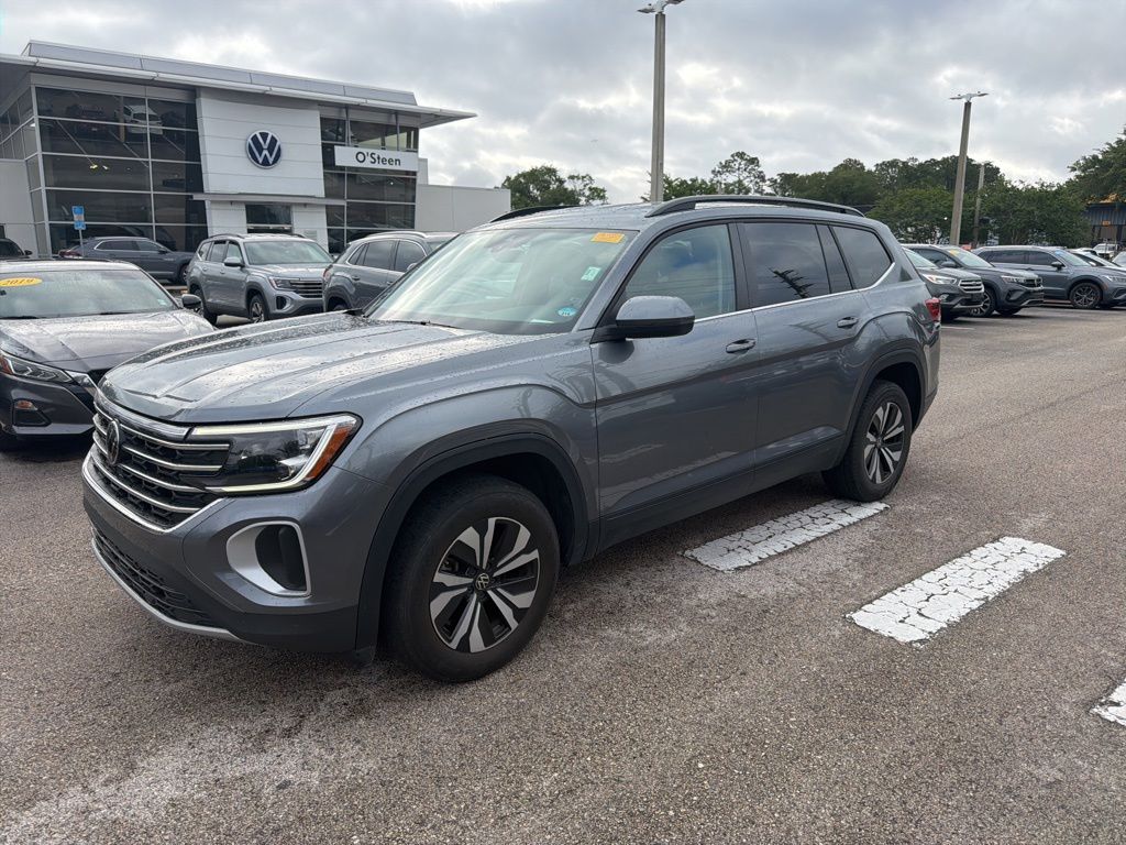 2024 Volkswagen Atlas 2.0T SE's photo