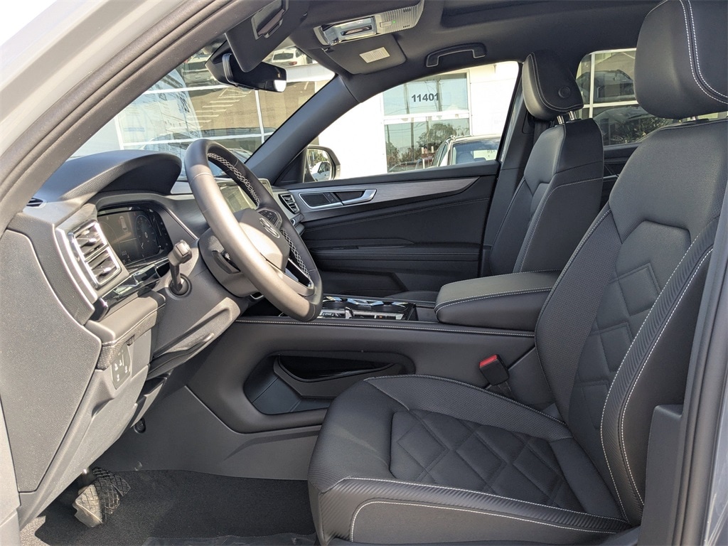 New 2026 Volkswagen Atlas Cross Sport 2.0T SE w/Technology SUV