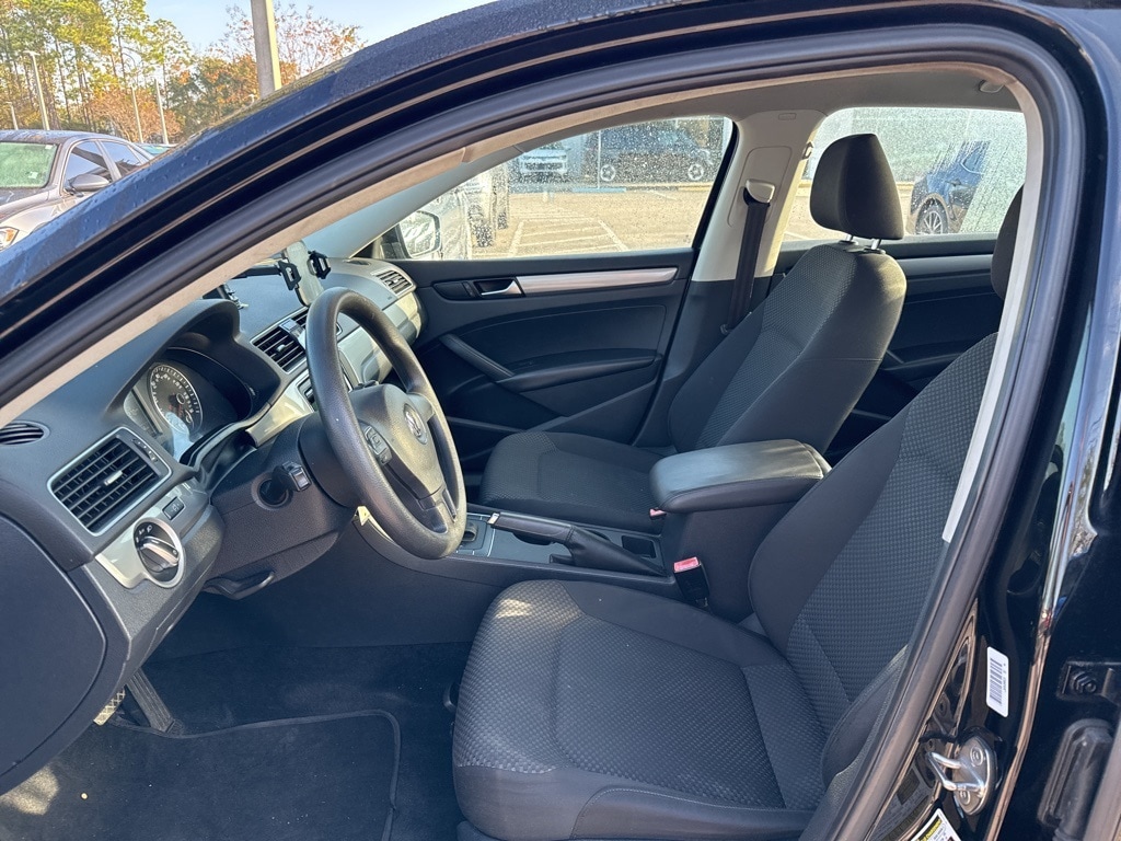 Used 2015 Volkswagen Passat 1.8T Limited Edition w/PZEV Sedan