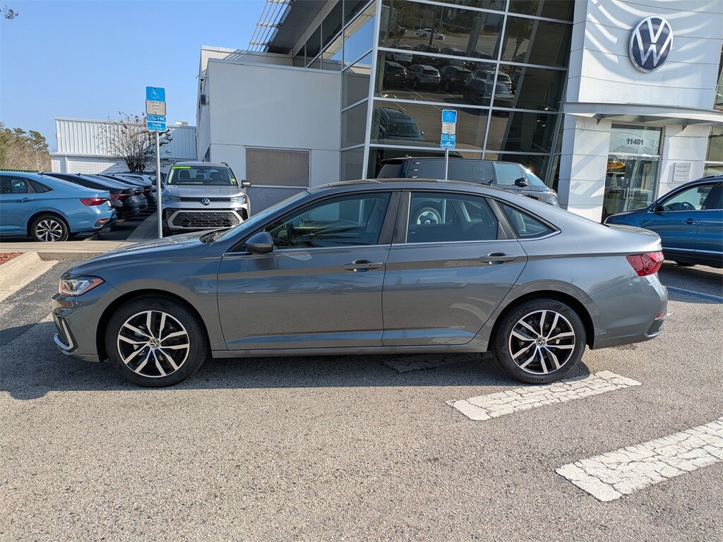 New 2026 Volkswagen Jetta 1.5T SE Sedan