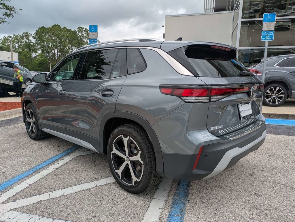 New 2026 Volkswagen Tiguan 2.0T SE SUV