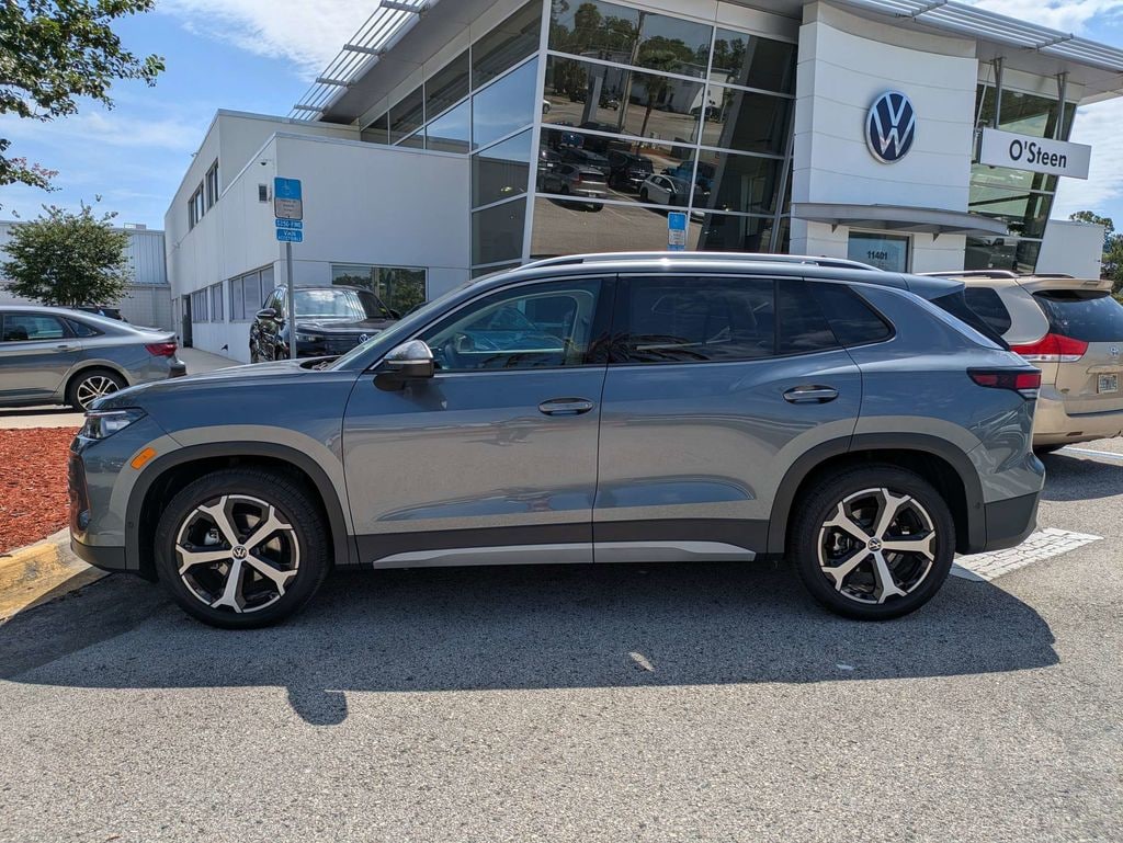 New 2026 Volkswagen Tiguan 2.0T SE SUV