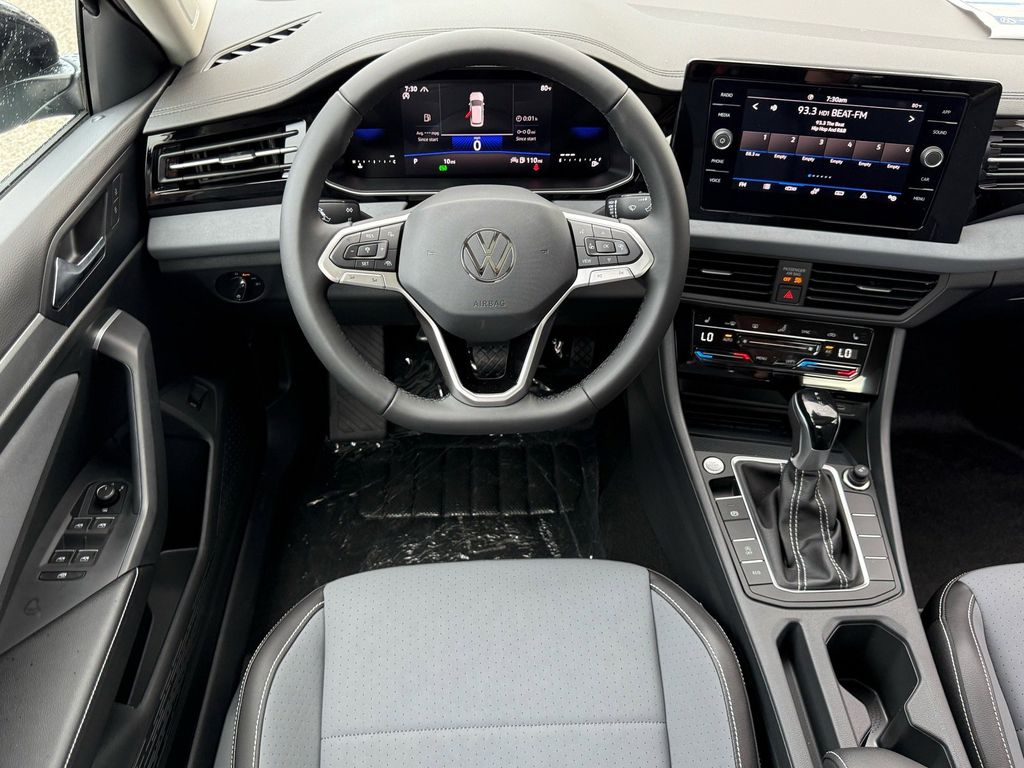 2026 Volkswagen Jetta SE - Photo 7