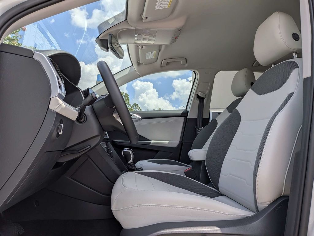 New 2026 Volkswagen Taos 1.5T SE SUV