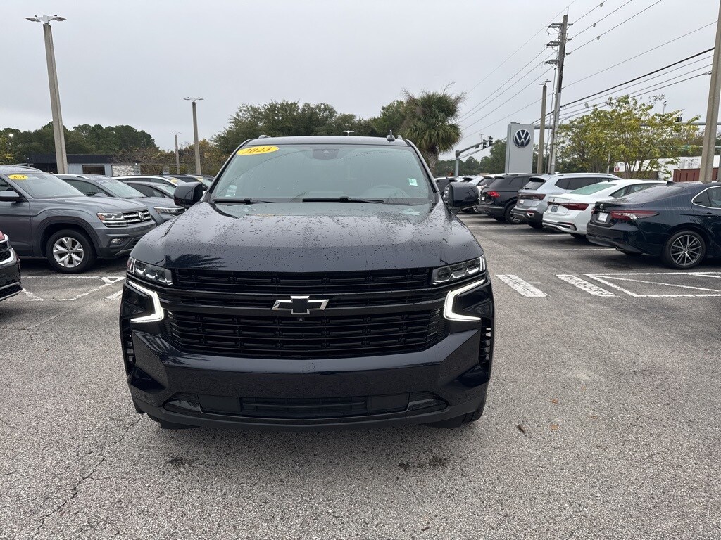 2023 Chevrolet Suburban RST photo 3