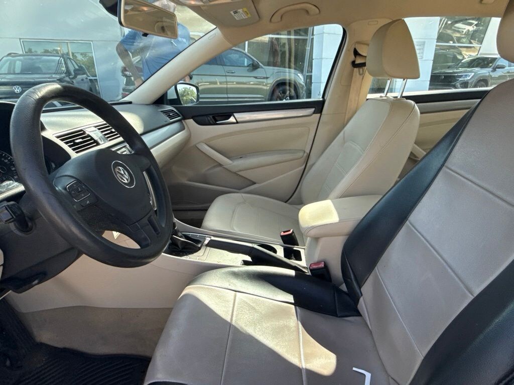 Used 2013 Volkswagen Passat 2.5L Sedan