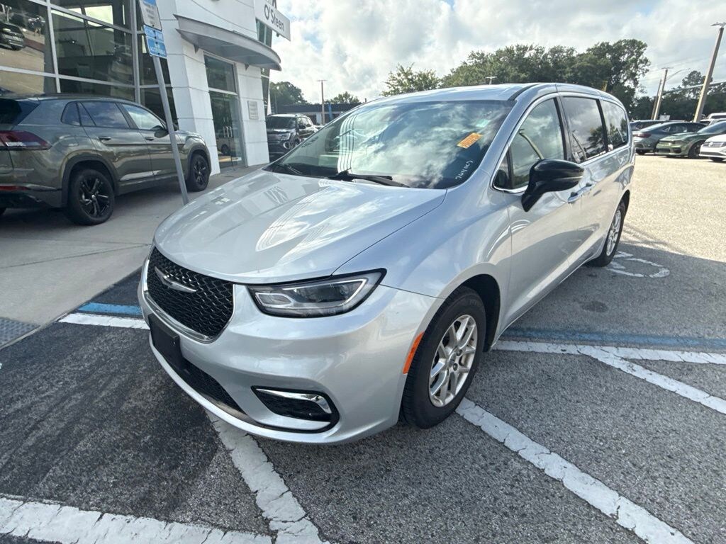 Used 2024 Chrysler Pacifica Touring L Van Passenger Van