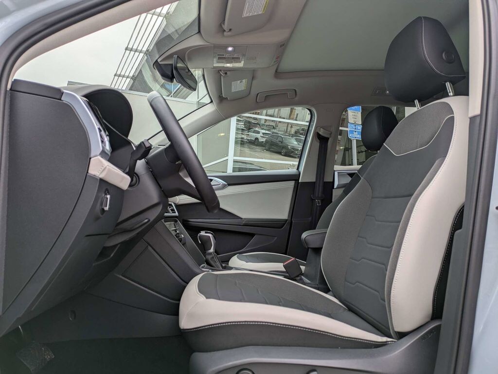 Certified 2025 Volkswagen Taos 1.5T SE SUV